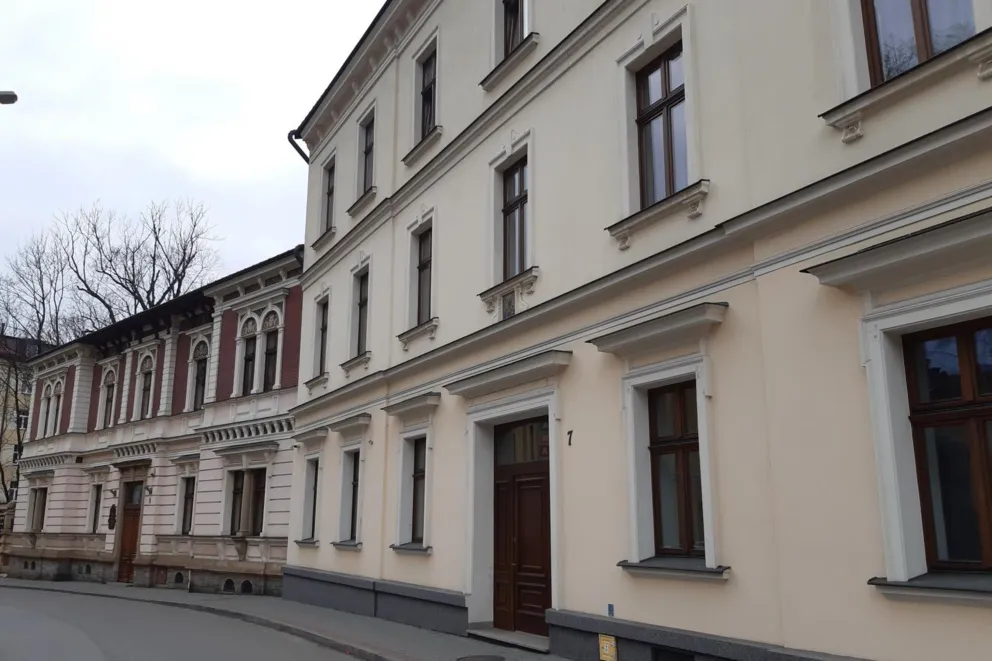 Tarnów: dwie rodziny uchodźców z Ukrainy zamieszkały w domu biskupim
