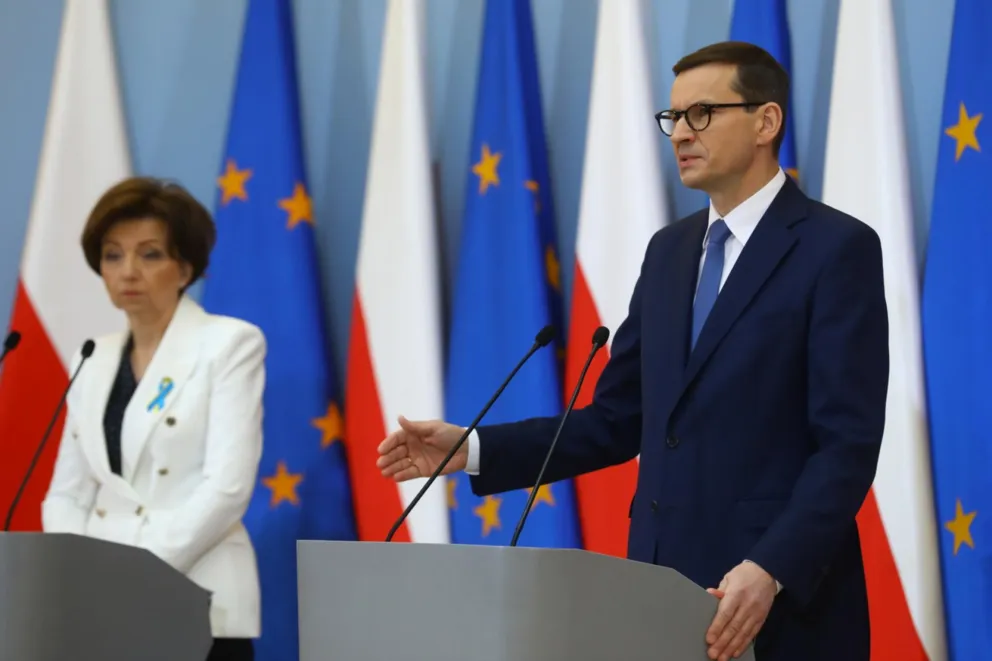 Premier Morawiecki o specustawie: ma za zadanie zaproponować coś w rodzaju namiastki normalnego życia