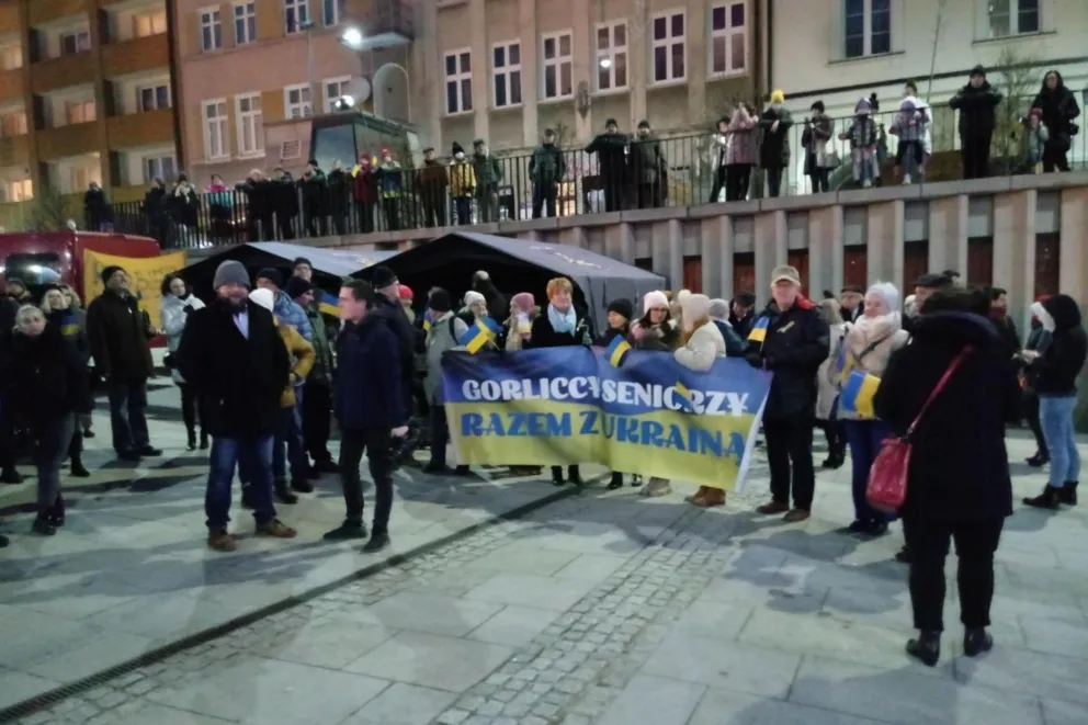 Blisko 200 mieszkańców wzięło udział w demonstracji poparcia dla Ukrainy na gorlickim rynku
