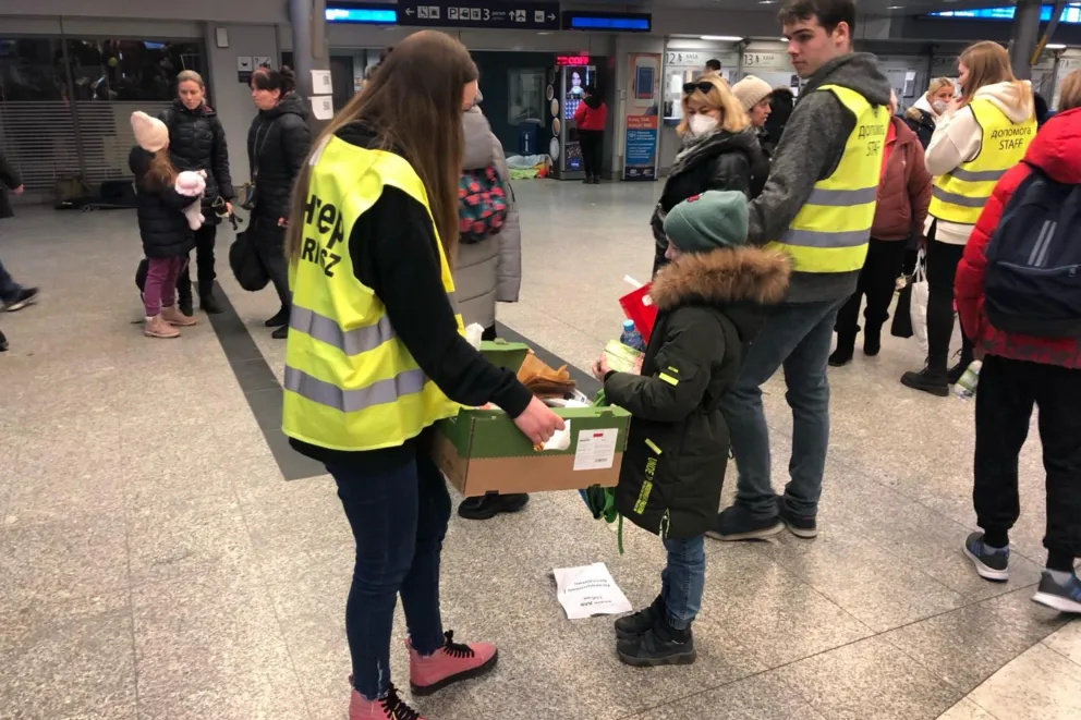 Na Dworcu Głównym w Krakowie więcej wolontariuszy. Także z zagranicy