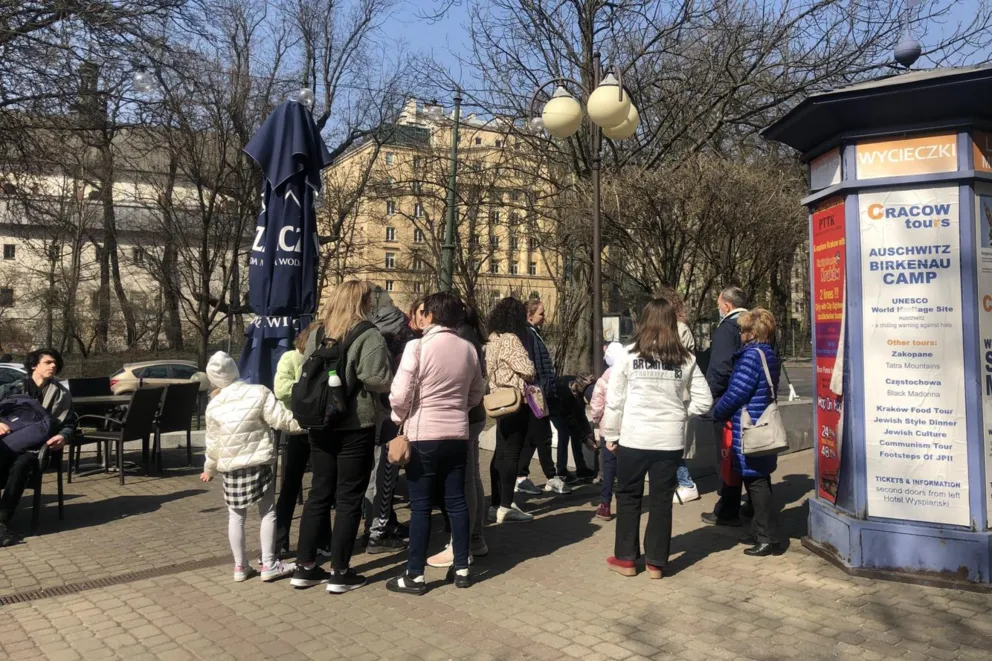 Ukraińskie rodziny biorą udział w bezpłatnych spacerach po Krakowie