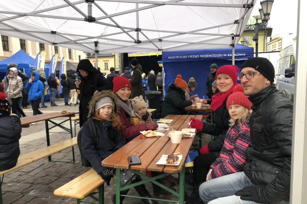 Na Małym Rynku można było skosztować wyjątkowych dań i pomóc uchodźcom