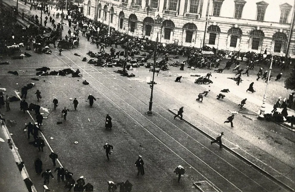 Rosja - między samodzierżawiem a totalitaryzmem 