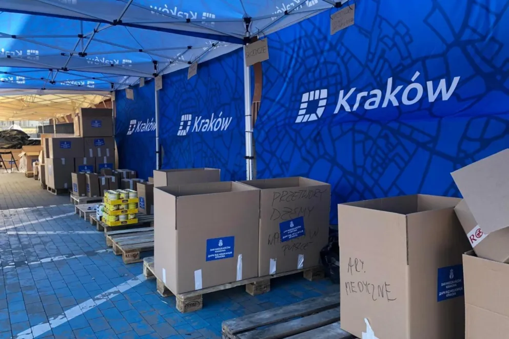 Raport Szlachetnej Paczki: 56 proc. społeczeństwa zaangażowało się w pomoc uchodźcom