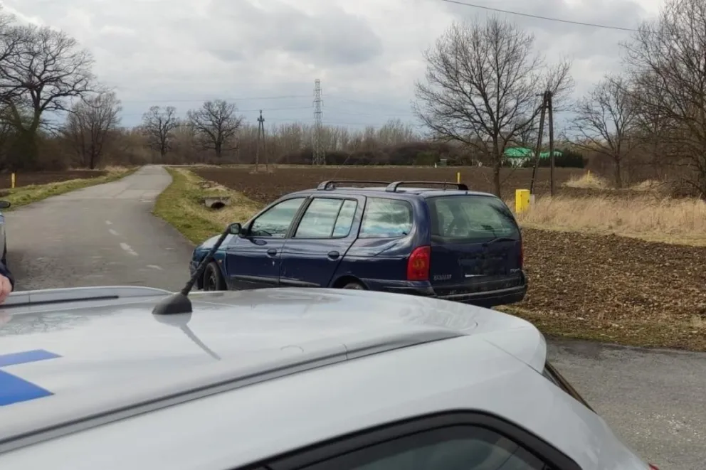 Mieszkaniec Brzeszcz pijany i z dwoma zakazami kierowania pojazdami uciekał przed policją