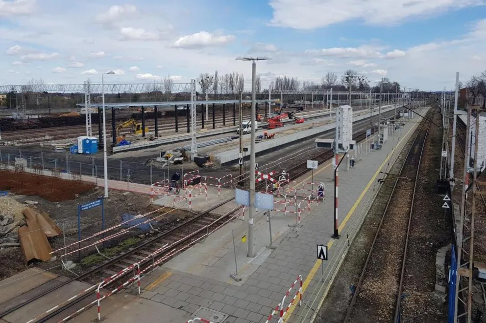 Utrudnienia na kolei w Oświęcimiu. Pociągi Kolei Śląskich nie dojeżdżają do dworca