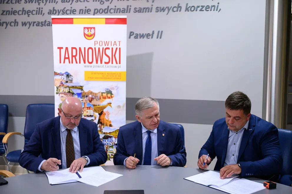 Powiat tarnowski podpisał umowę na realizację pierwszej inwestycji dofinansowanej z Polskiego Ładu