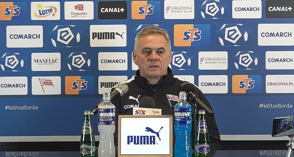 Ekstraklasa piłkarska - trener Cracovii: trzymamy zespół pod parą