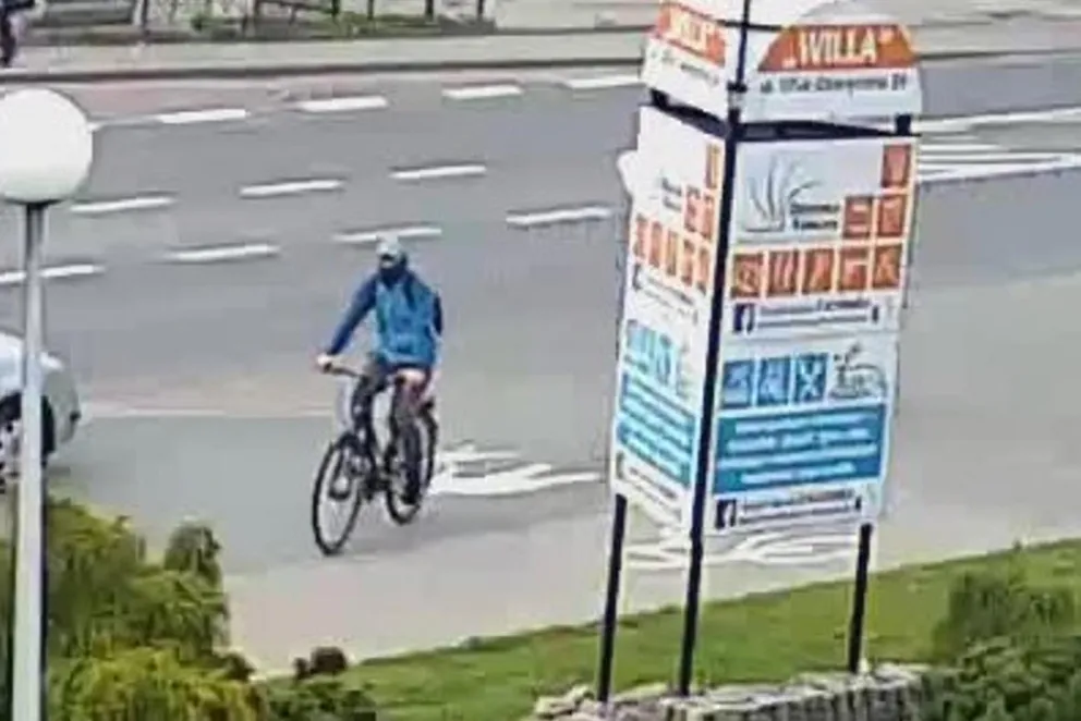 Brzeszcze: policjanci poszukują sprawcy kradzieży z włamaniem do garażu