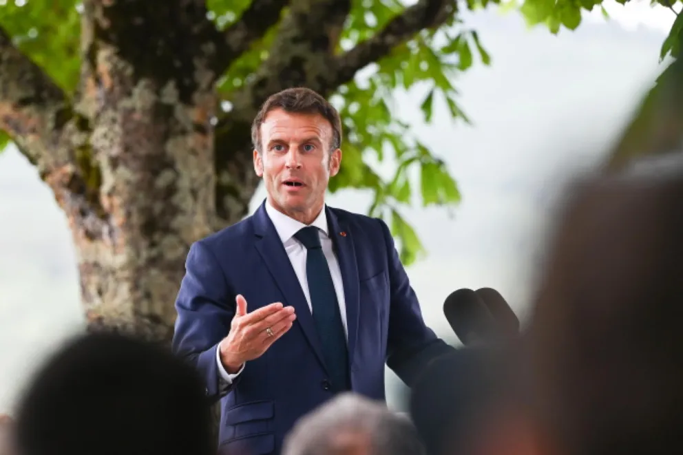 Macron rozmawiał z Zełenskim o dostawach "ciężkiej broni" dla Ukrainy