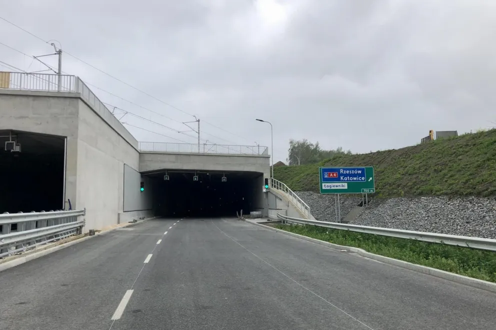 Przejechaliśmy samochodem przez wykańczaną Trasę Łagiewnicką. WIDEO
