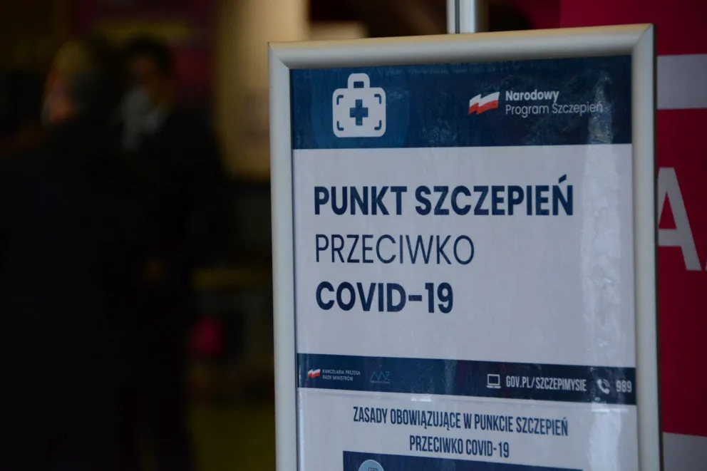 Wakcynolog: Zapomnijmy o lockdownach, skupmy się na szczepieniach