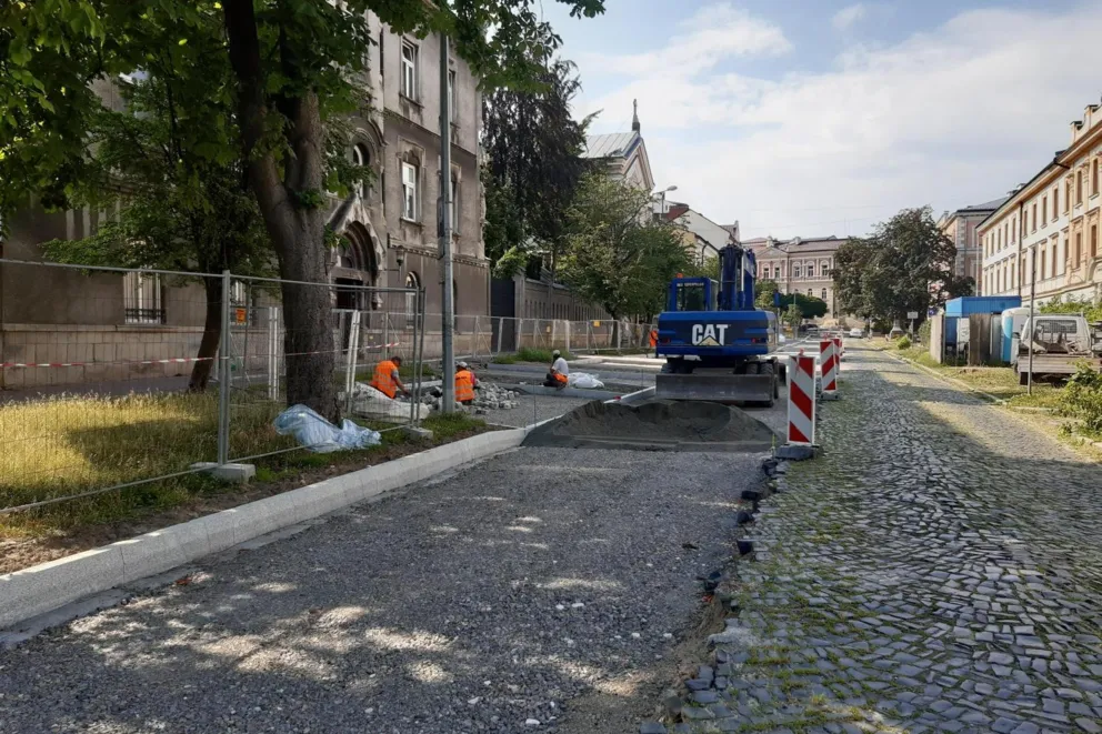 Wykonawca: remont ulicy Piłsudskiego w centrum Tarnowa przebiega zgodnie z planem