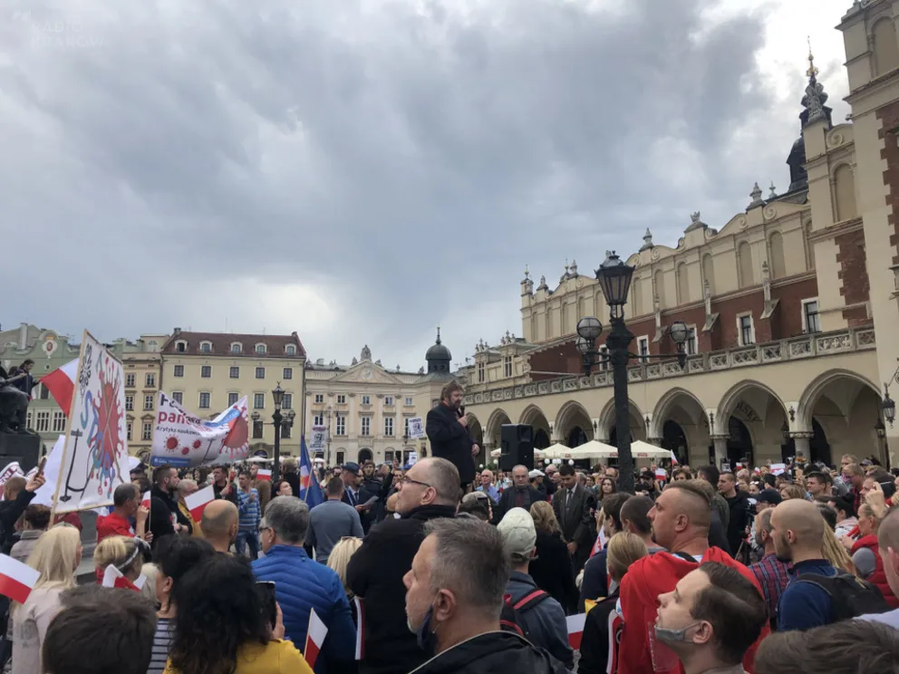 Niemal 400 mandatów za brak maseczek w Małopolsce