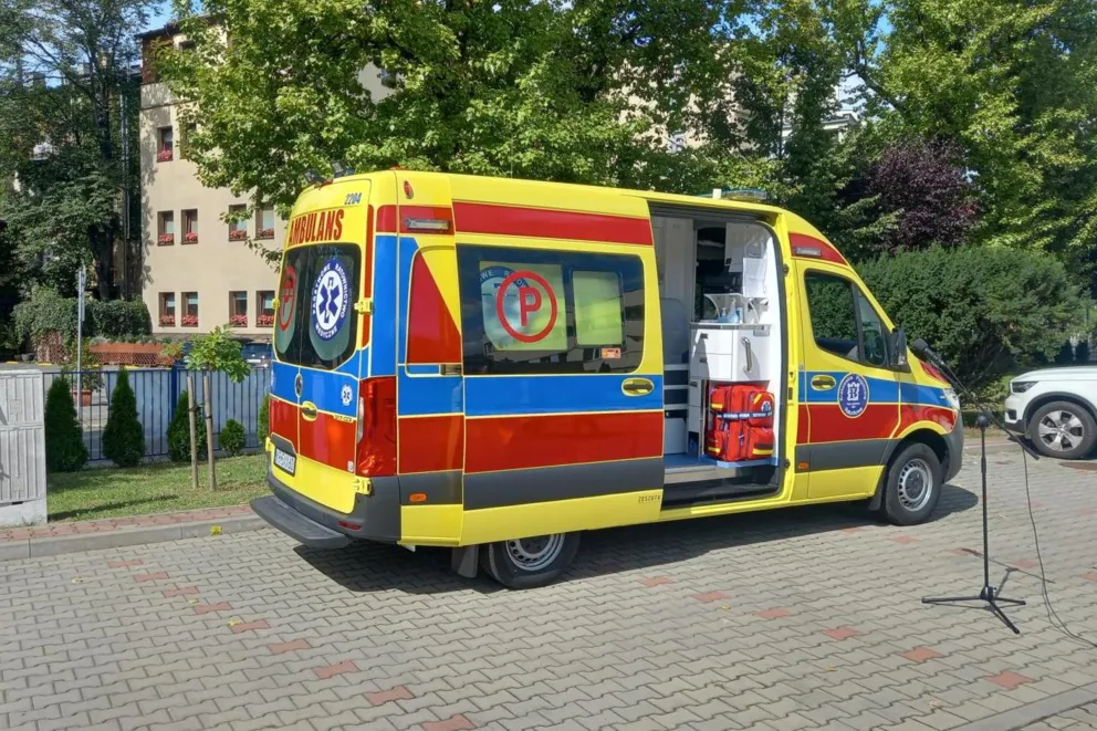 Krakowskie Pogotowie Ratunkowe ma nową karetkę. To ambulans najnowszej generacji