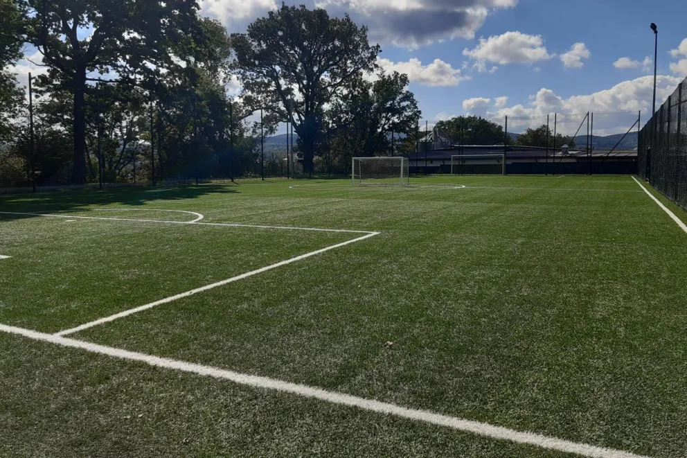 Mieszkańcy Tuchowa mają nowy stadion piłkarski z zapleczem dostępnym dla wszystkich