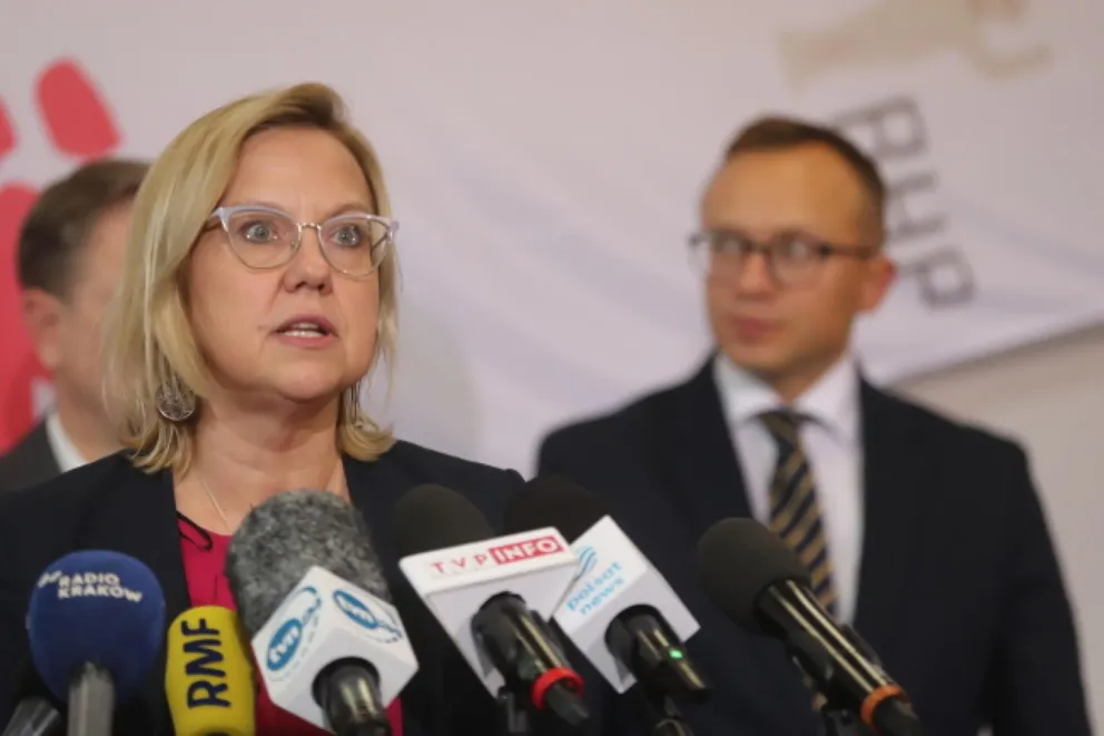 Minister klimatu: węgiel z importu płynie i będzie płynął