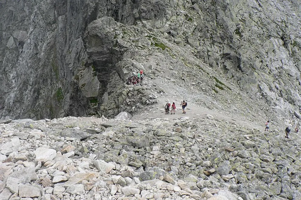 Tatry słowackie/ Polak spadł w przepaść idąc na Rysy