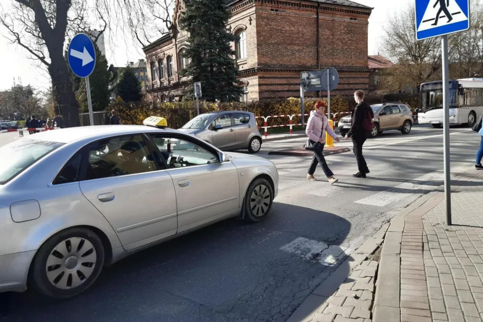 Tarnów: będą światła na przejściu koło Świtu, ale urzędnicy nie rezygnują z przejścia podziemnego