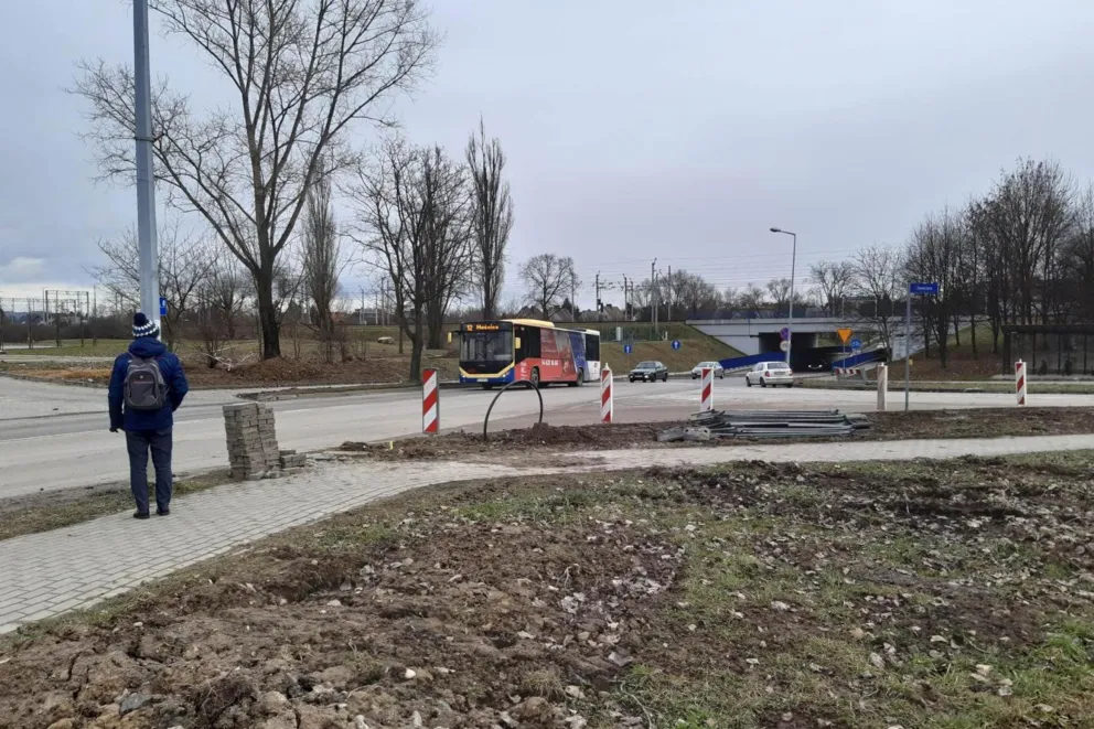 Czy światła na skrzyżowaniu koło stadionu w Mościcach są potrzebne?