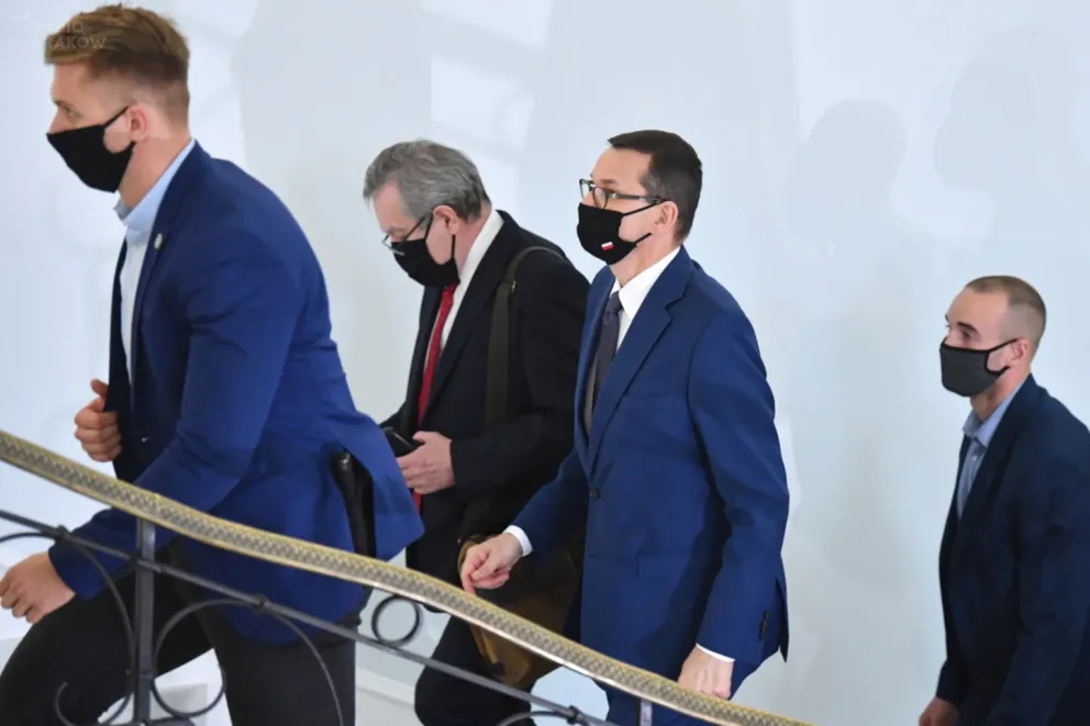 W czwartek rząd ma przedstawić nowe obostrzenia w związku z koronawirusem