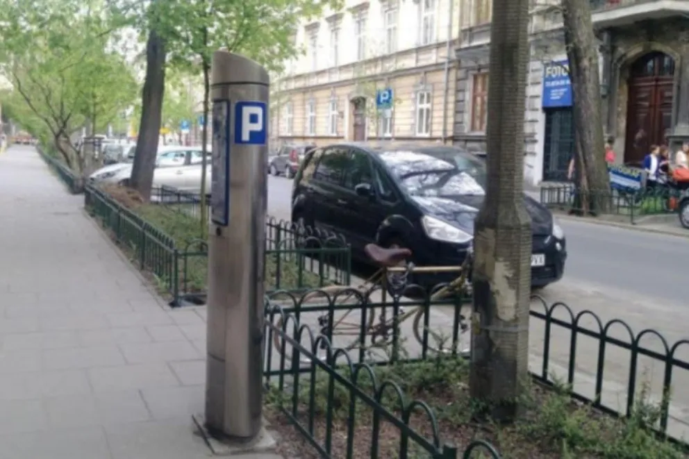 Krakowscy radni zdecydowali o podwyżce cen w strefie płatnego parkowania