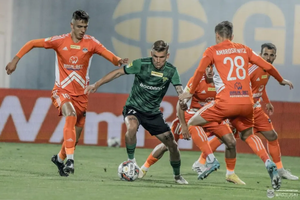 1. liga piłkarska - szlagier w Niecieczy. Wisła Kraków-GKS Tychy71. Transmisja.