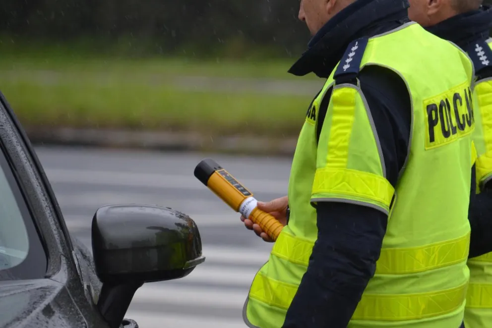 Miał w organizmie prawie 4 promile alkoholu i prowadził auto. Jechał ze swoimi dziećmi