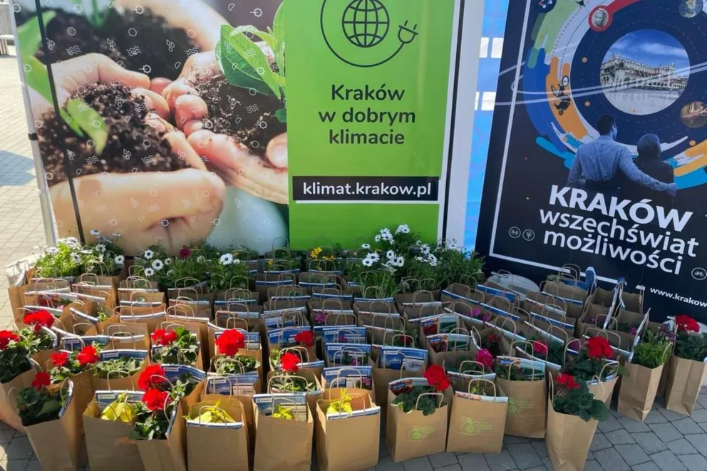 Przed Tauron Areną Kraków można było wymienić elektrośmieci na rośliny