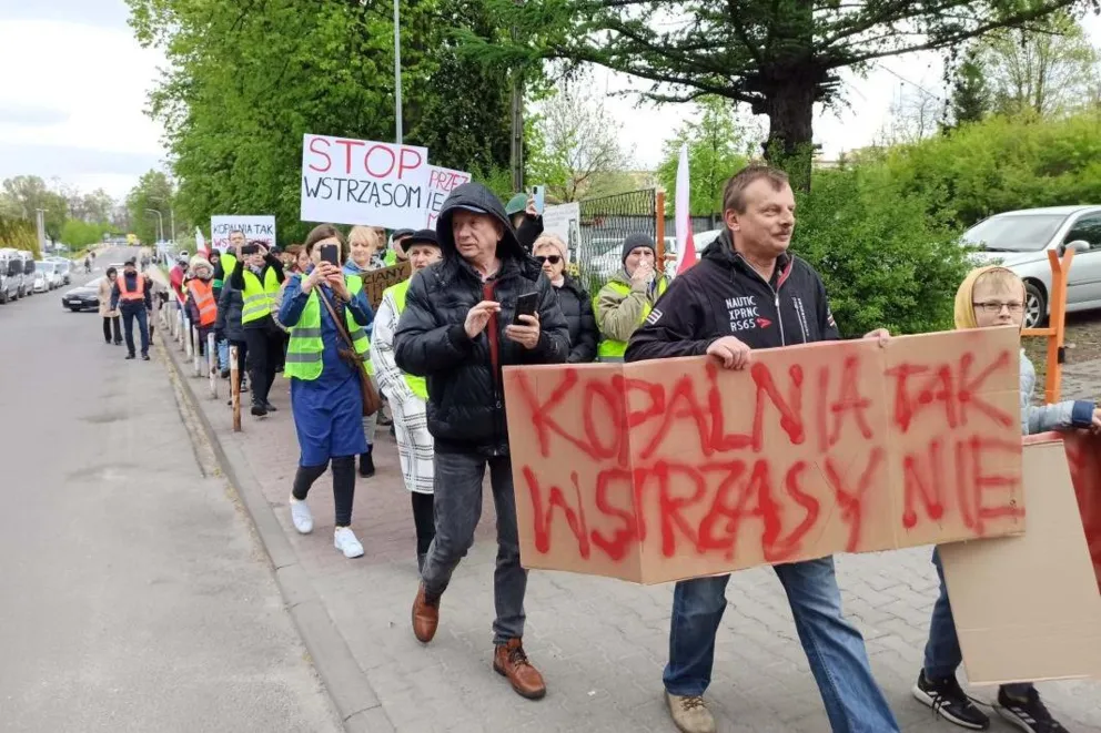 Protest przed kopalnią Janina. "Stop wstrząsom, nie burzcie naszych domów"