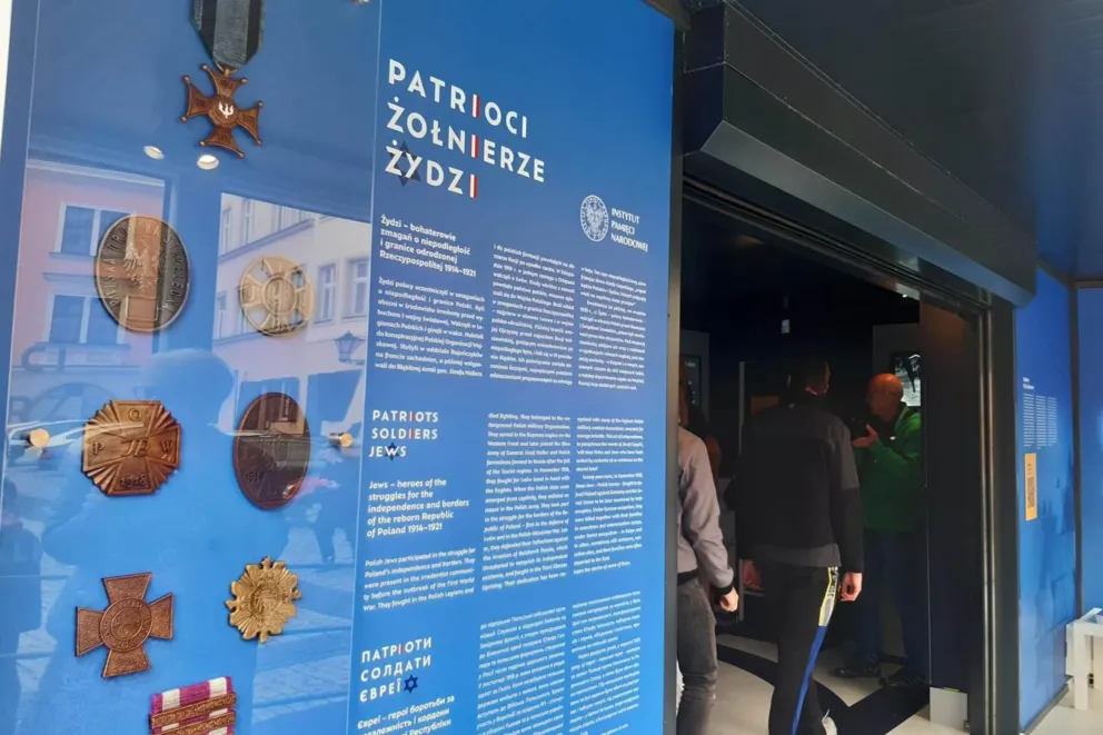 Na placu Rybnym w Tarnowie otwarto wystawę Instytut Pamięci Narodowej pt. "Patrioci. Żołnierze. Żydzi"