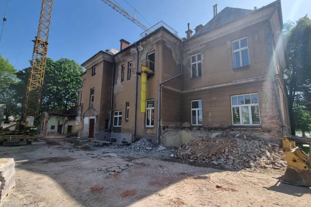 Ruszył remont zabytkowego budynku tarnowskiego szpitala