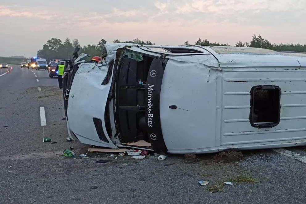 Groźny wypadek ukraińskiego busa na autostradzie A4 koło Tarnowa