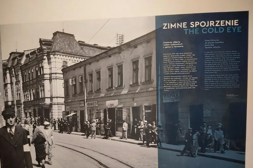 "Zimne spojrzenie" Ostatnie zdjęcia rodzin żydowskich z getta w Tarnowie  na wystawie w  BWA 