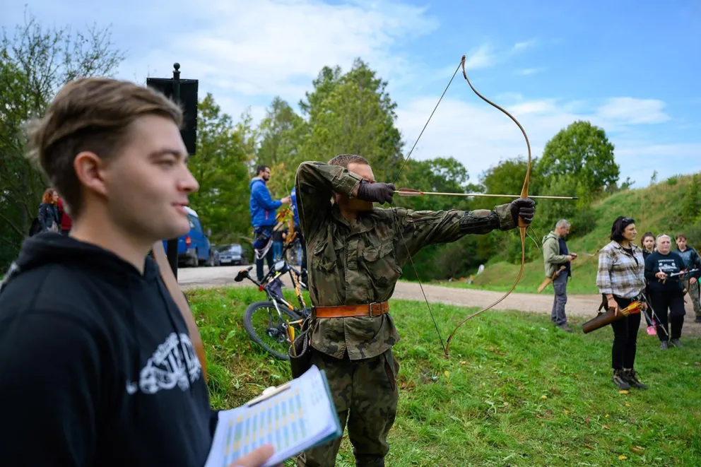 Do ruin zamku na Marcince wróciło średniowieczne życie