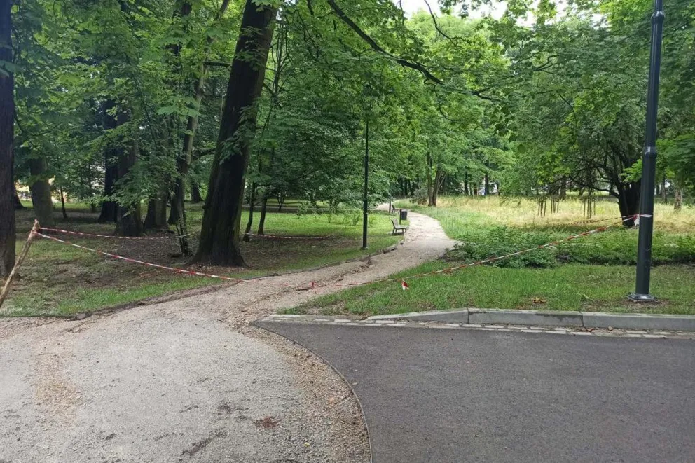 Po ulewach są kolejne zniszczenia w parku w chrzanowskim Kościelcu