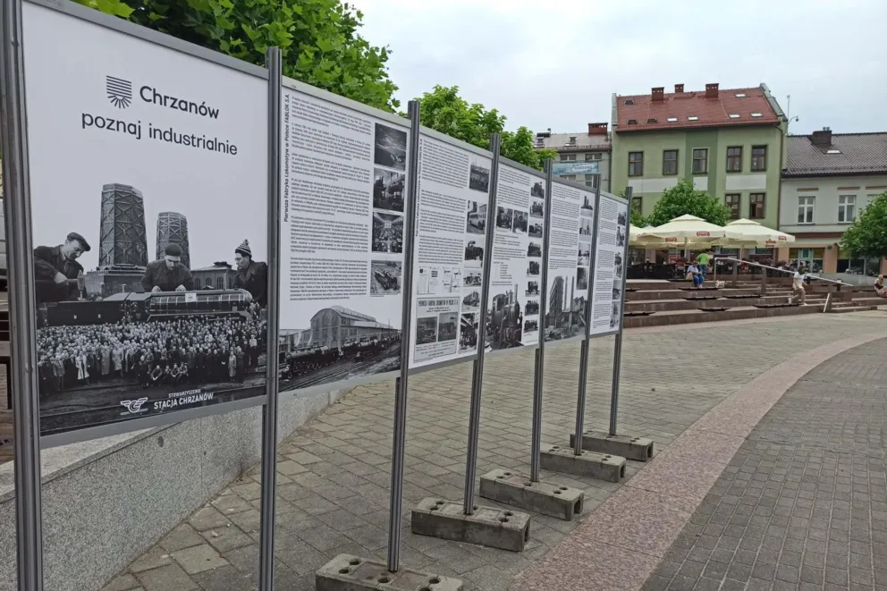 Na chrzanowskim rynku można oglądać wystawę poświęconą historii przemysłu miasta