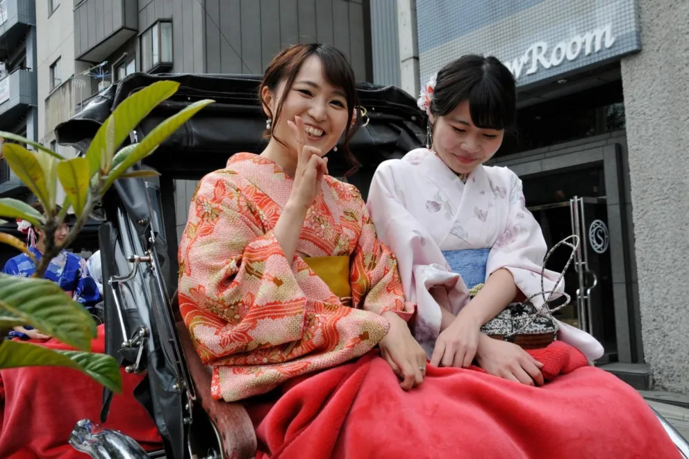 FAJERWERKI I DUCHY PRZODKÓW. Święta i lato w Japonii  