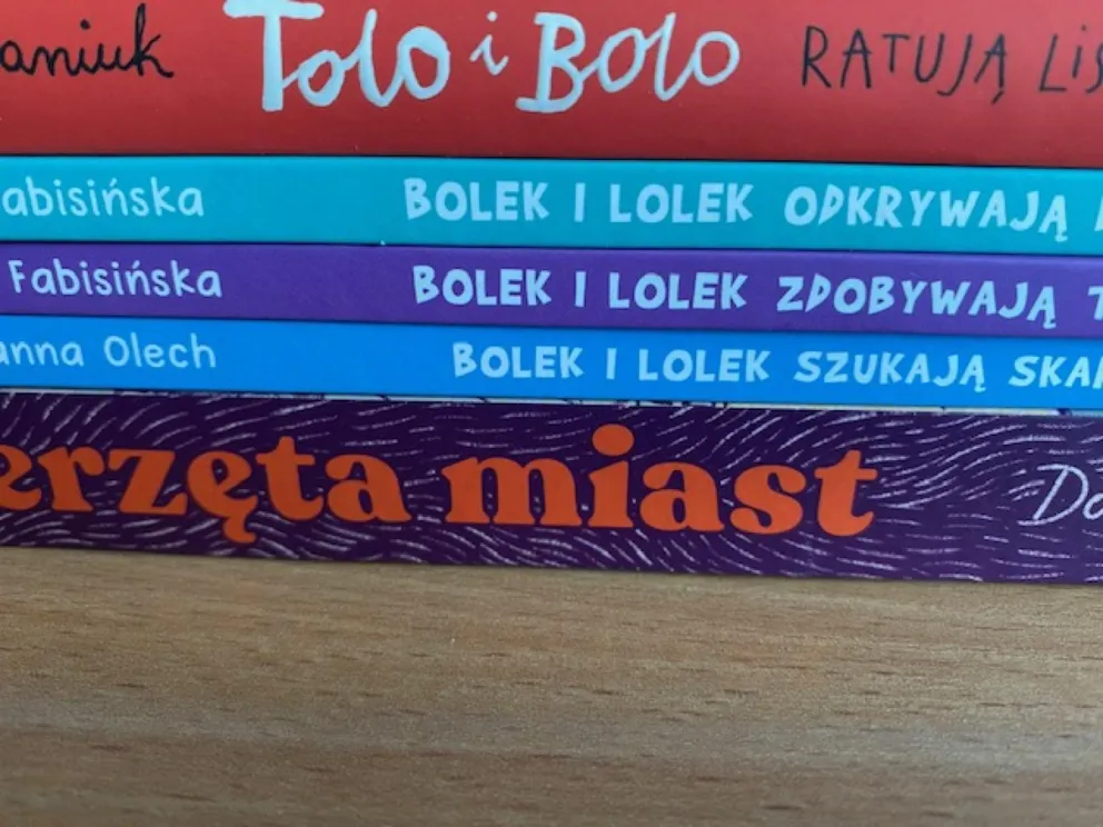 Zwierzęta w miastach, Hasająca Zające i Tolo i Bolo. Alfabet na wakacjach 20.8.23