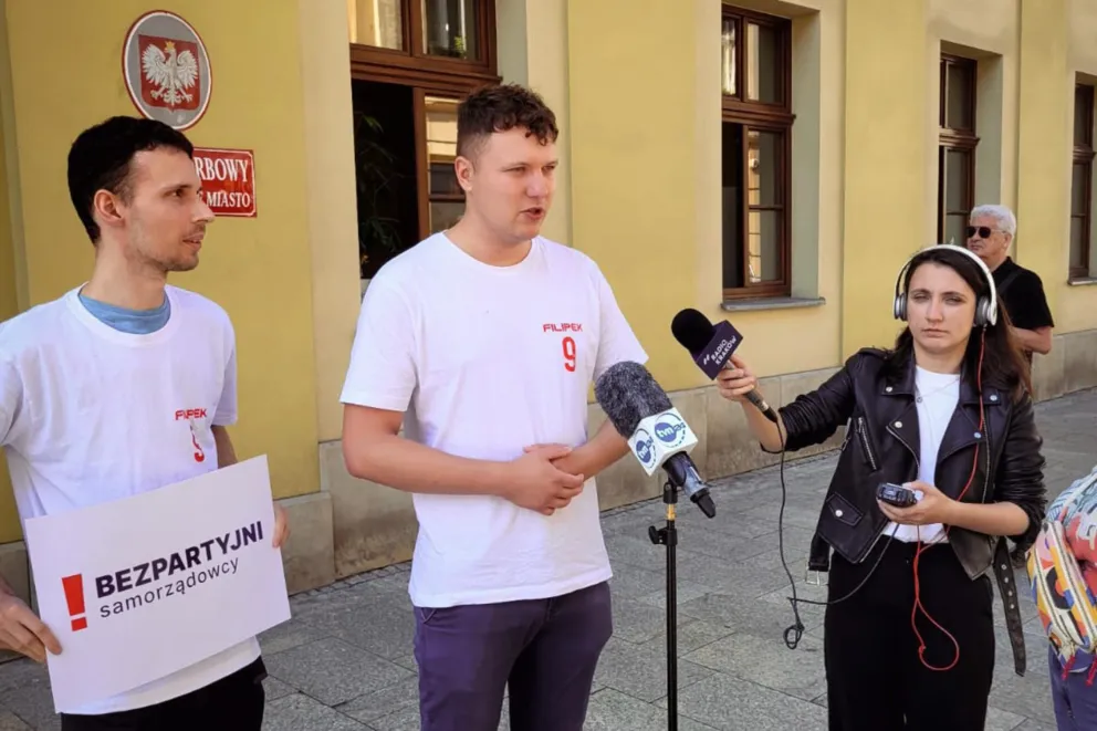 Bezpartyjni Samorządowcy: "Wyślijmy podatek PIT w kosmos" 