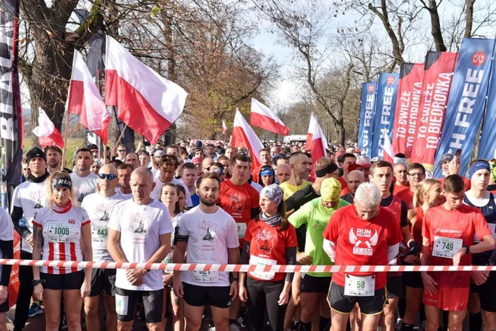 Biegaj, pomagaj, pamiętaj. 11 listopada Bieg Niepodległościowy