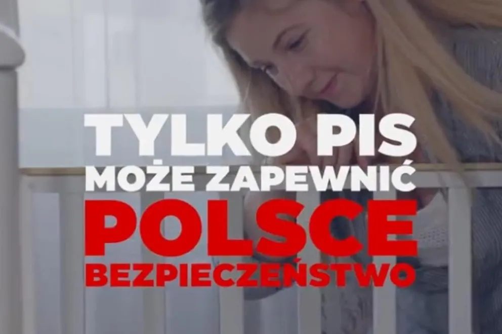 Nowy spot PiS: Tusk próbował zmusić Polskę do przyjęcia nielegalnych imigrantów