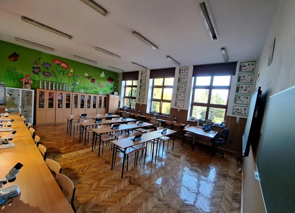 Młodzież z I Liceum Ogólnokształcącego w Chrzanowie otrzymała do dyspozycji profesjonalny sprzęt badawczy