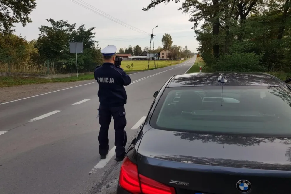 Pirat drogowy pędził 146 km/h na ograniczeniu do 50
