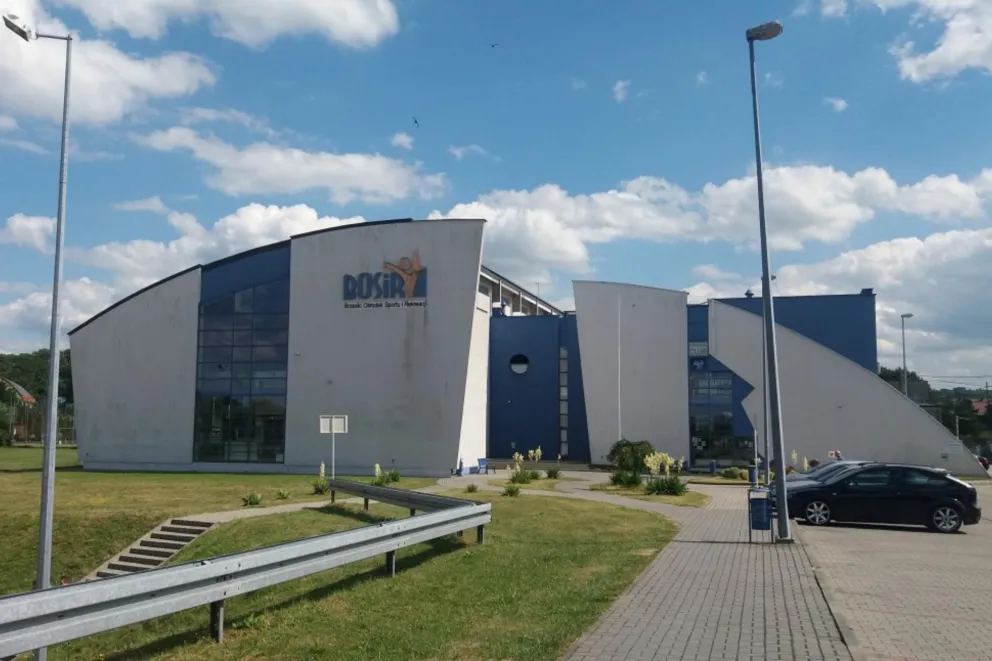 Basen w Brzesku zamknięty na 10 miesięcy? "To nieporozumienie" 