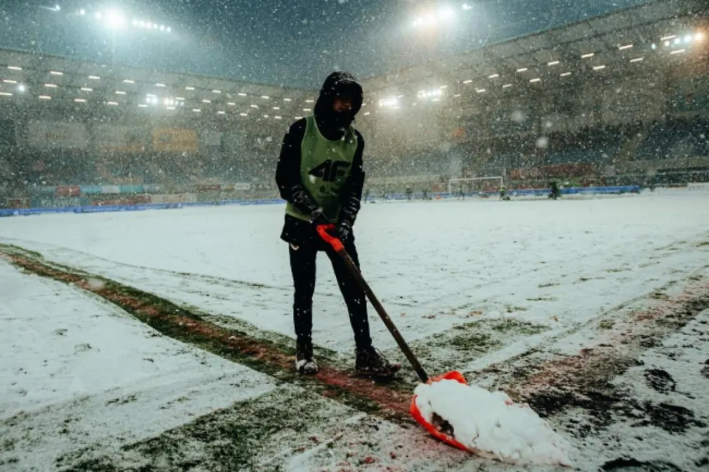 Mecz Piast - Puszcza został odwołany. Piłkarze przegrali z pogodą