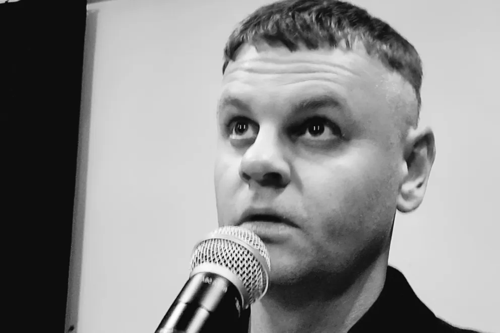 "Nie pytaj" - Teatr Nowy Proxima o Grzegorzu Ciechowskim