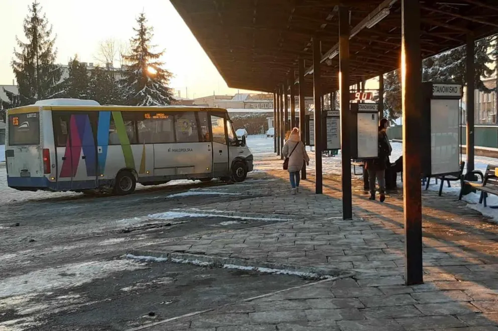 Autobusy województwa małopolskiego na dawnym dworcu w Tarnowie. Co z resztą?