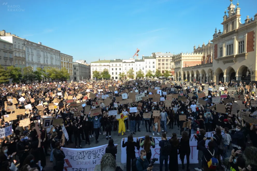 GIS: Trwa epidemia, zwracam się do protestujących o inne metody niż zgromadzenia