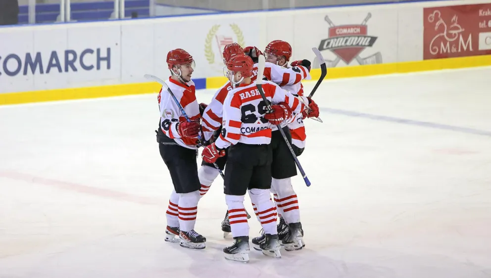 Hokejowe play offy: Comarch Cracovia i Re-Plast Unia Oświęcim grają dalej. 